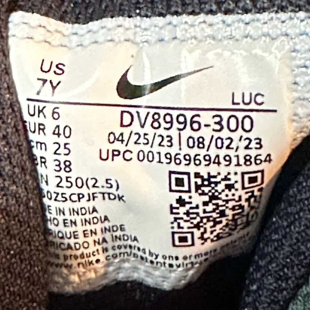 NEW Nike Team Hustle Mid Top Casual Sneaker - Big Kid 7Y (Womens 8.5) - Picture 9 of 10